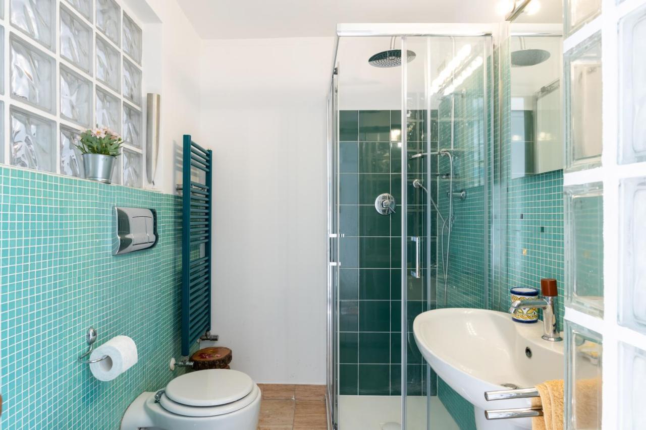 Via Etnea Cozy Apartment With Balcony Catania Exterior photo